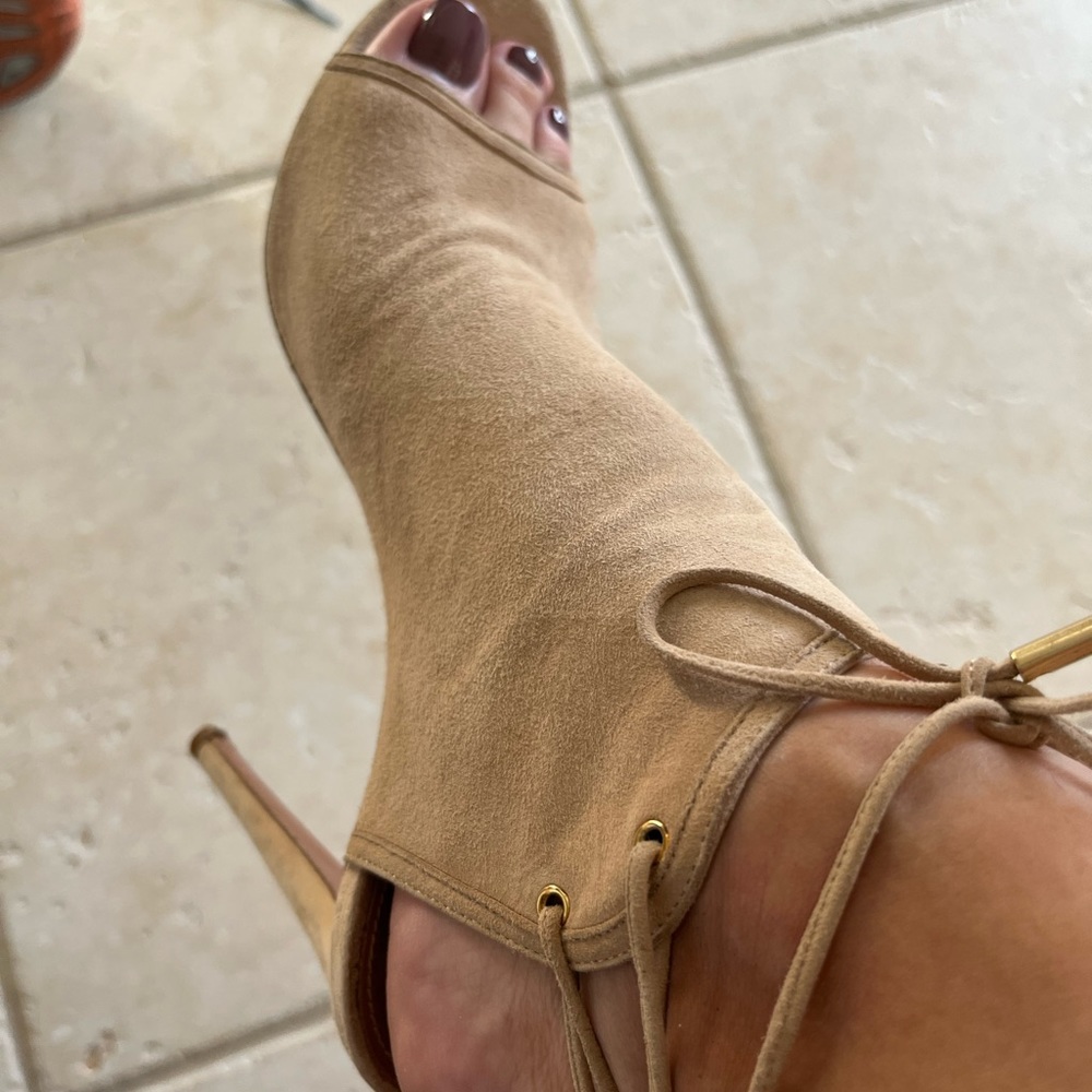 Authentic Aquazzura Nude heels